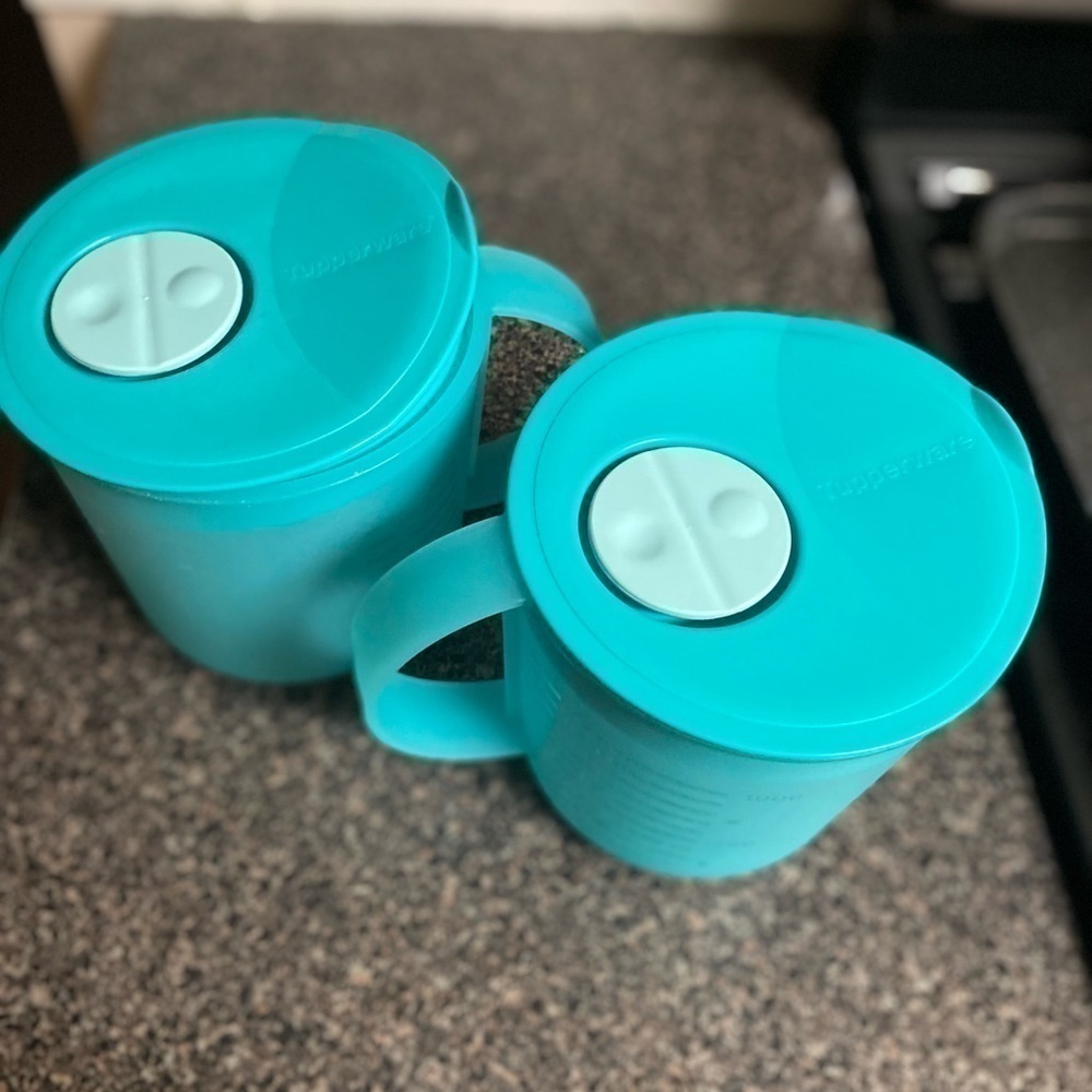 Tupperware CrystalWave 1 L pitchers